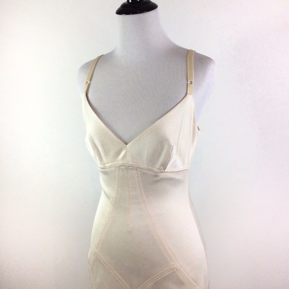 ❌SOLD❌Dolce & Gabbana Cream Stretchy Bodycon Dress - Picture 6 of 8